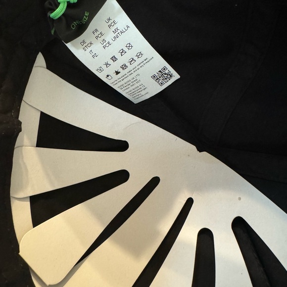 Hugo Boss Adjustable Hat - Picture 3 of 8